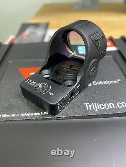 Trijicon SRO2-C-2500002 Adjustable LED Reflex Sight 2.5 MOA Red Dot Black